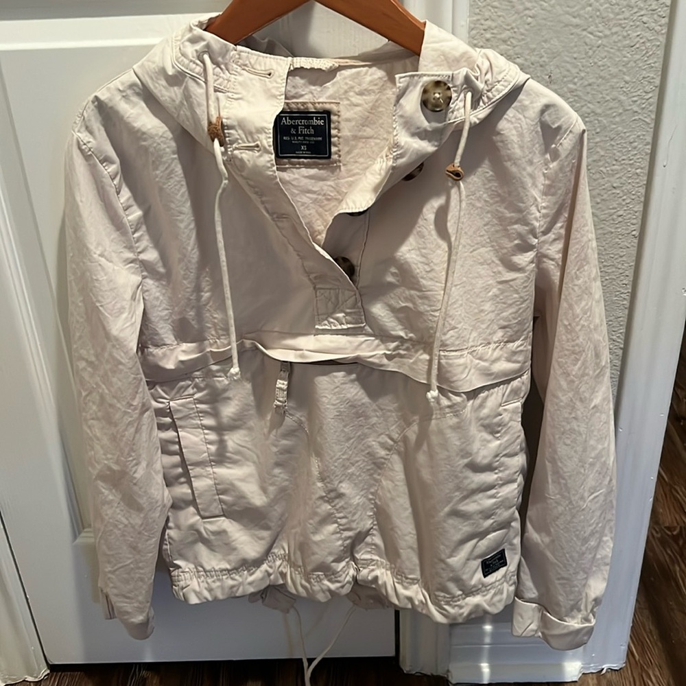 Lightweight Abercrombie pullover jacket